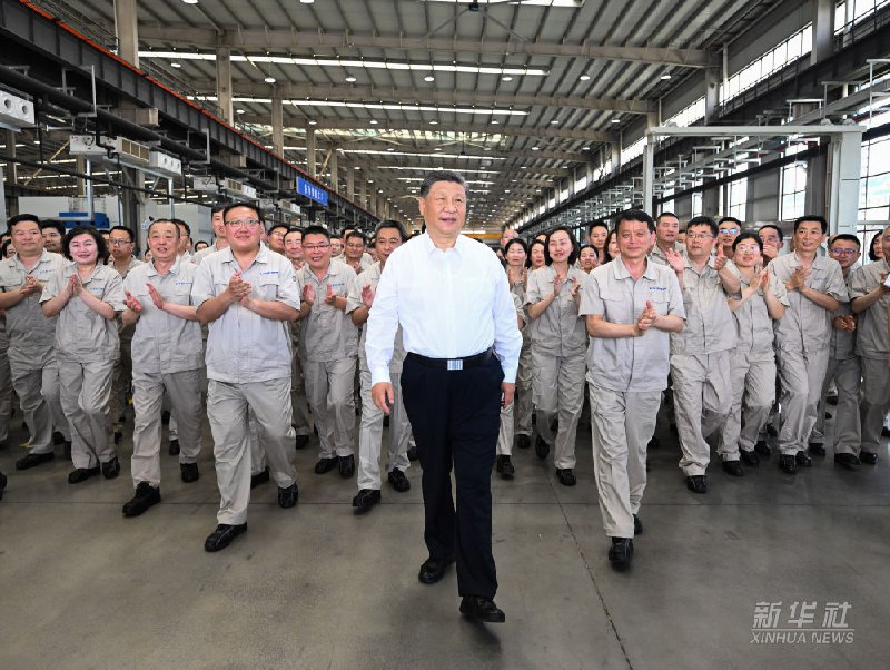 习近平在河南洛阳市考察调研19日下午，习近平总书记在河南省洛阳市先后考察了洛阳轴承集团股份有限公司、白马寺和龙门石窟，了解当地加快先进制造业发展、加强历史文化遗产保护利用、推动文旅产业高质量发展等情况