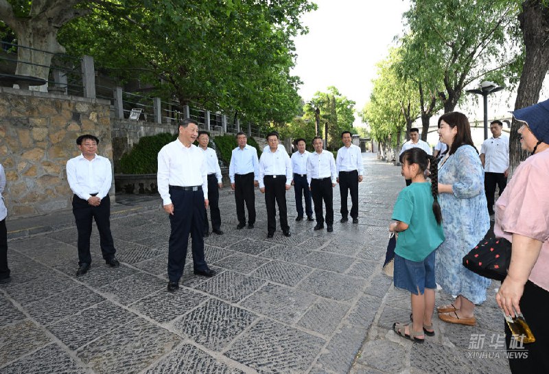 习近平在河南洛阳市考察调研19日下午，习近平总书记在河南省洛阳市先后考察了洛阳轴承集团股份有限公司、白马寺和龙门石窟，了解当地加快先进制造业发展、加强历史文化遗产保护利用、推动文旅产业高质量发展等情况